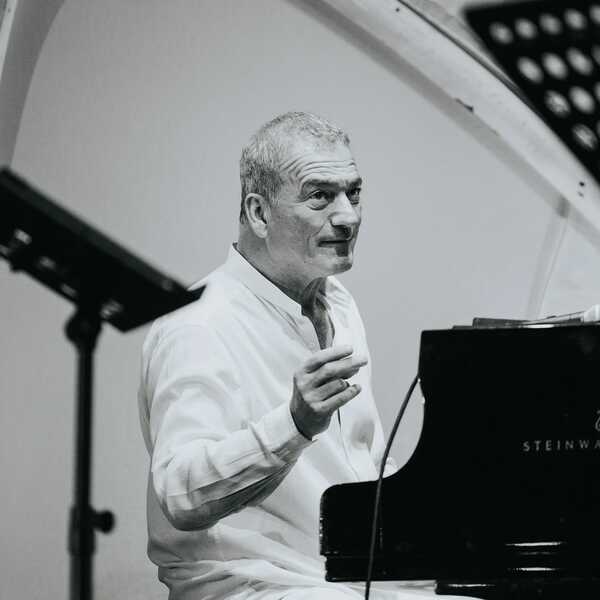 Kerem Görsev Quartet