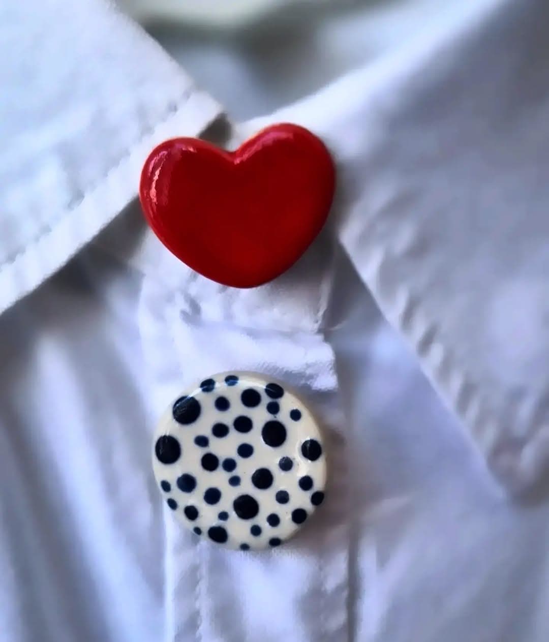 Dügmeleriniz için porselen detaylar ürettik😍
.
.
.
#düğme
#koldugmesi
#cufflinksdesign