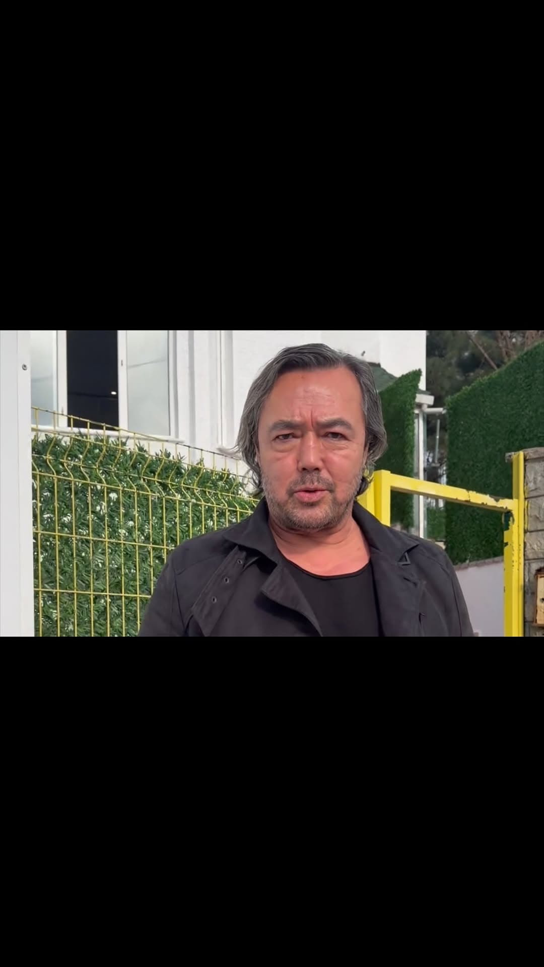🎭 Ünlü oyuncu Engin Benli ile eğitimler başlıyor!
Çocuklara özel Yaratıcı Drama ve Kamera Önü Oyun