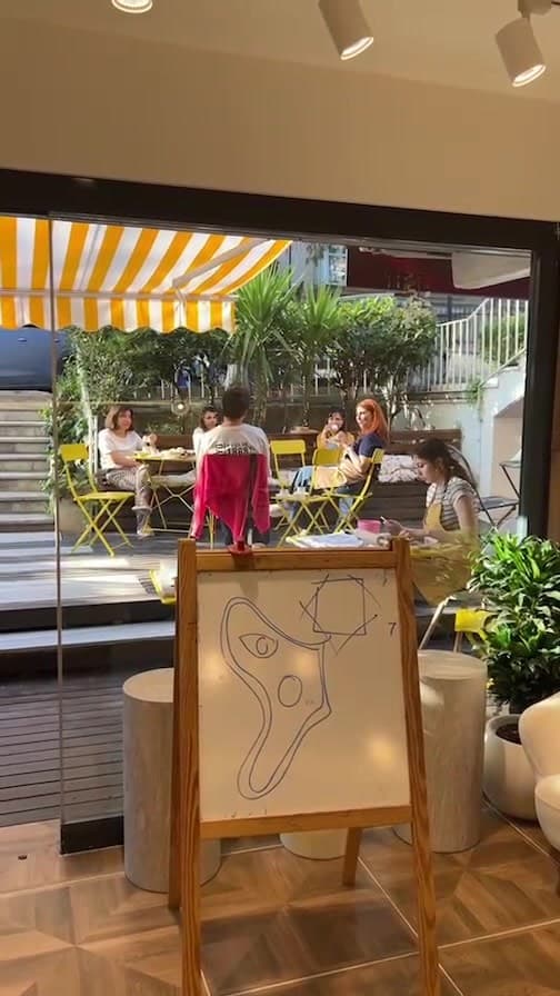 Mozaik yapımına kısa bir mola! ☕🧩
Katılımcılarımız dinlenirken sohbetin ve güzel anların tadını çık