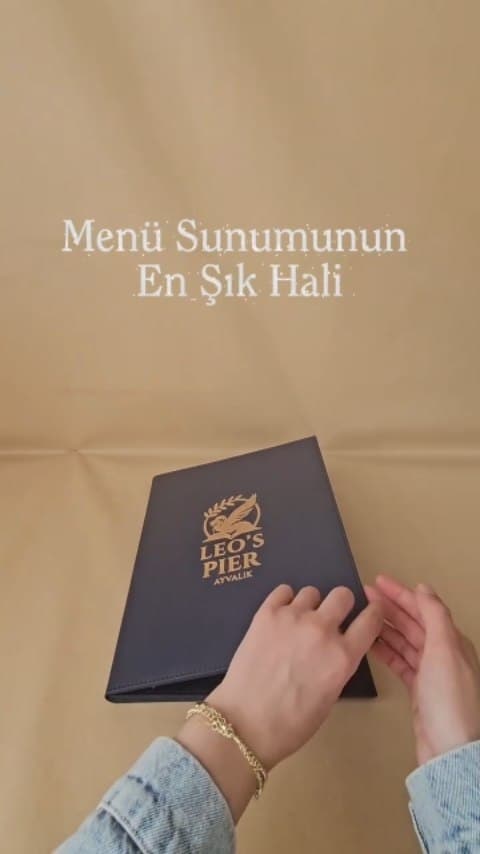 Menünüzün ilk izlenimini markanıza yakışır hale getirin. ✨
İşletmenizin masasında kullanılan menü,