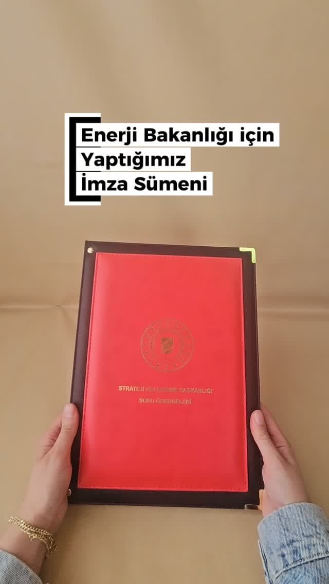 Kurumsal kimliği, zarif tasarımı ve işlevselliği bir araya getiren özel bir çalışma… ✨
Enerji Bakan