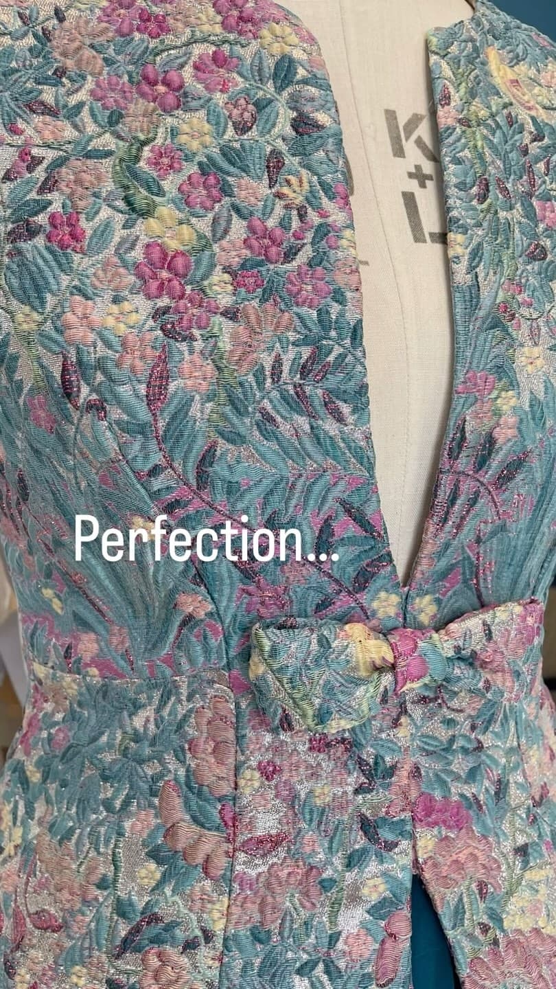 Bespoke design by @bestebragg
By Appointment Only
Kişiye özel abiye ve gelinlik tasarım için randev