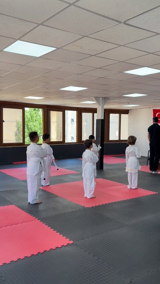 Kuşaklar değişir, renkler değişir; fakat disiplin, saygı, özgüven ve mücadele ruhu bir ömür sporcula