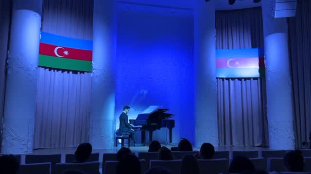 Quliyev Camil 🎹
Vagif Mustafazadə “Bakı gecələri” 🎼🎶