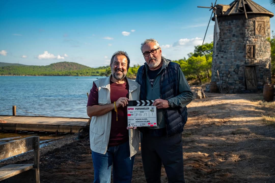 Pervaneler dönmeye başlıyor! 🎥🎬
8 Ocak’ta sadece sinemalarda. #Pervaneler
@atademirerofficial @f