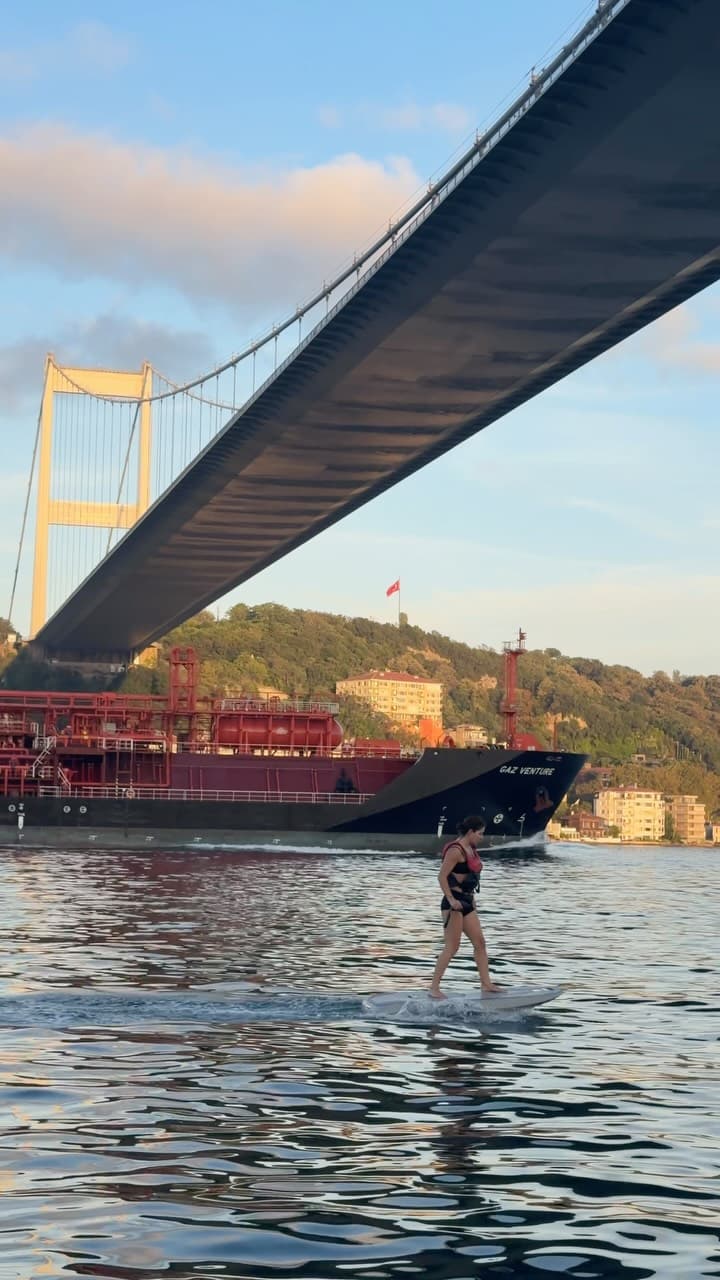 Boğazda eFoil yapmak ister misin? 🏄 #bosphorus #efoil #istanbul #active #bosphoruskürek