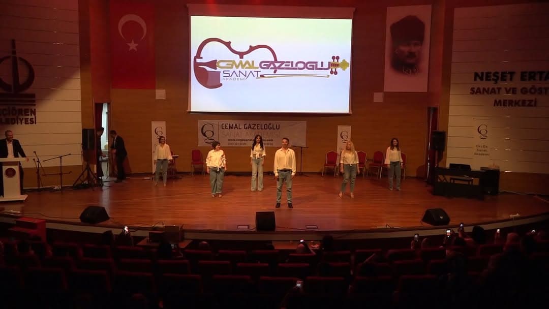 Yetişkin dans öğrencilerimizin unutulmaz performansı... #dans #bale #kurs #moderndans #çılgınkızlar
