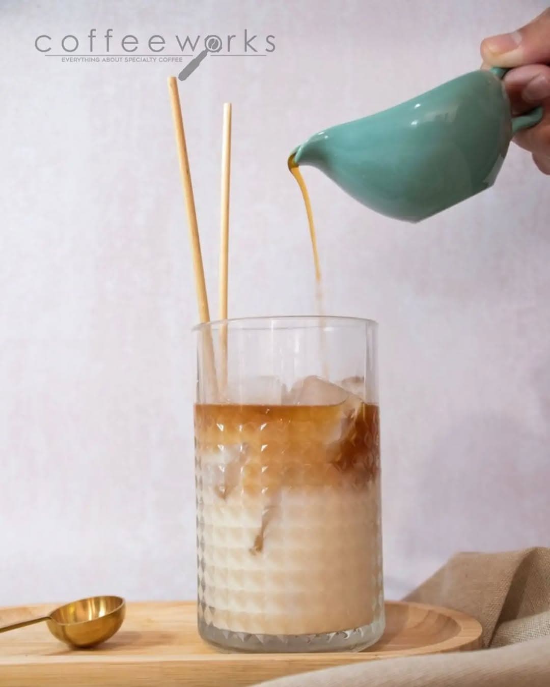 Buğday Sapı Pipet
Küçük bir dokunuş, büyük bir fark. 🌾
Coffeeworks olarak sürdürülebilirliği önems