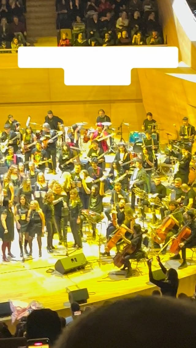 Öğrencilerimiz CSO ADA’da Değerli Hocamız @musagocmen ve Musa Göçmen Orkestrası ile Dev Rock perform