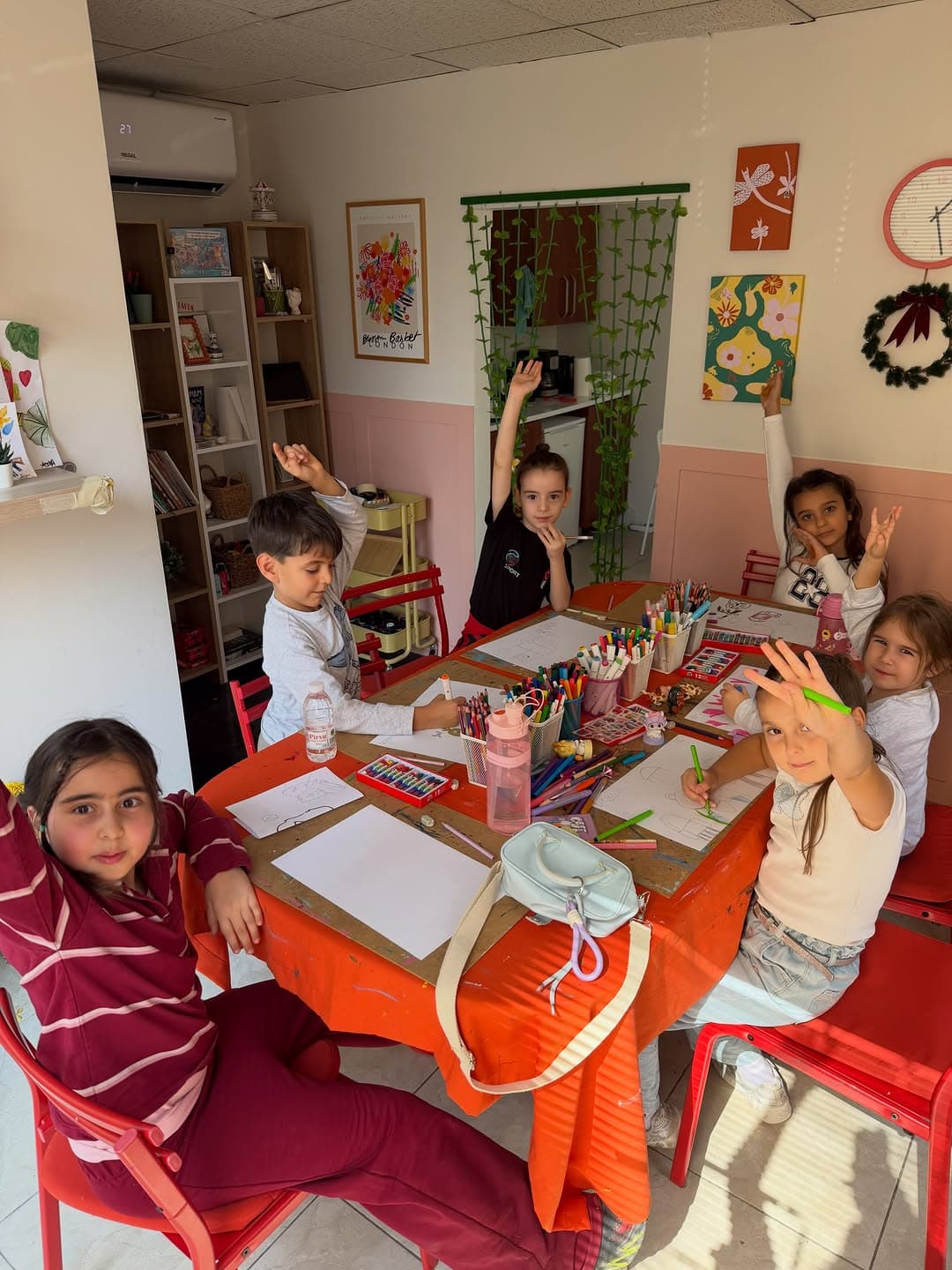 Bugün yine yaratıcı bir gün geçirdik🌞🤍🖌️