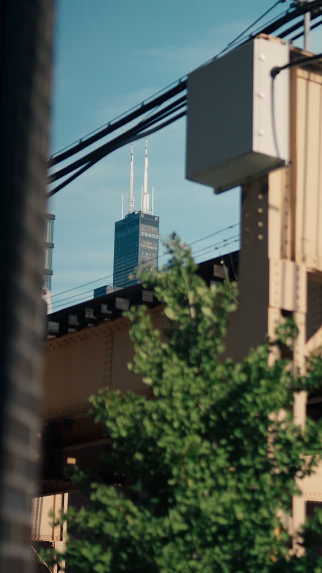 The art of training, reimagined.
From reclaimed Chicago Red brick and patinated metal to Belgian Bl