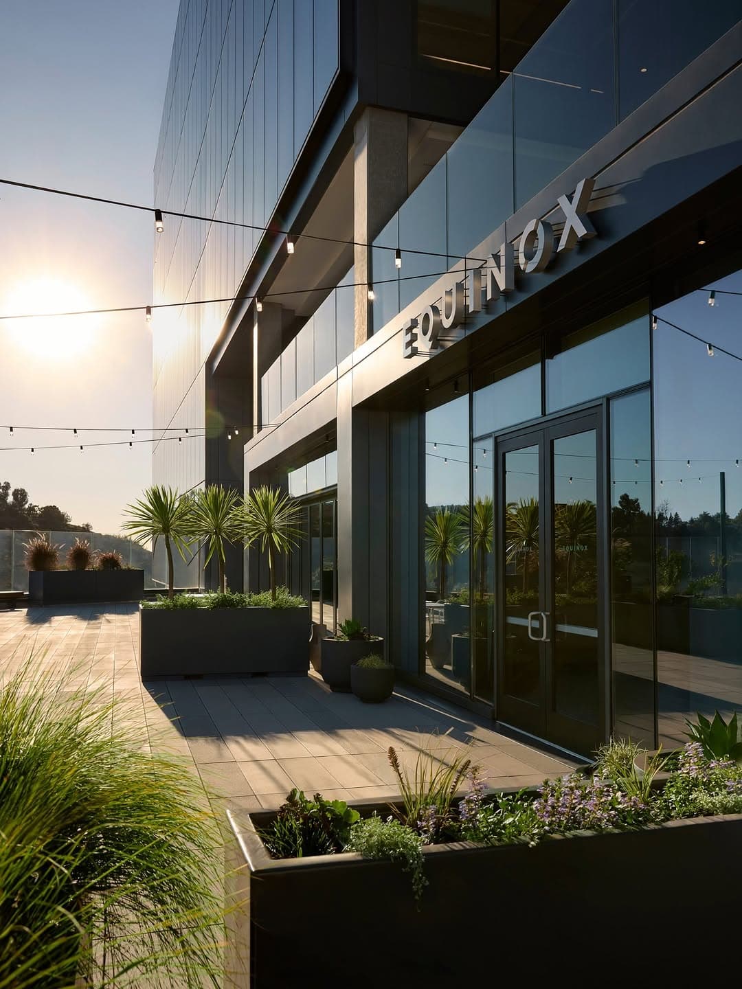 Big goals. Bigger energy. Welcome to Equinox Playa Vista, where LA’s driven come to train, recover,