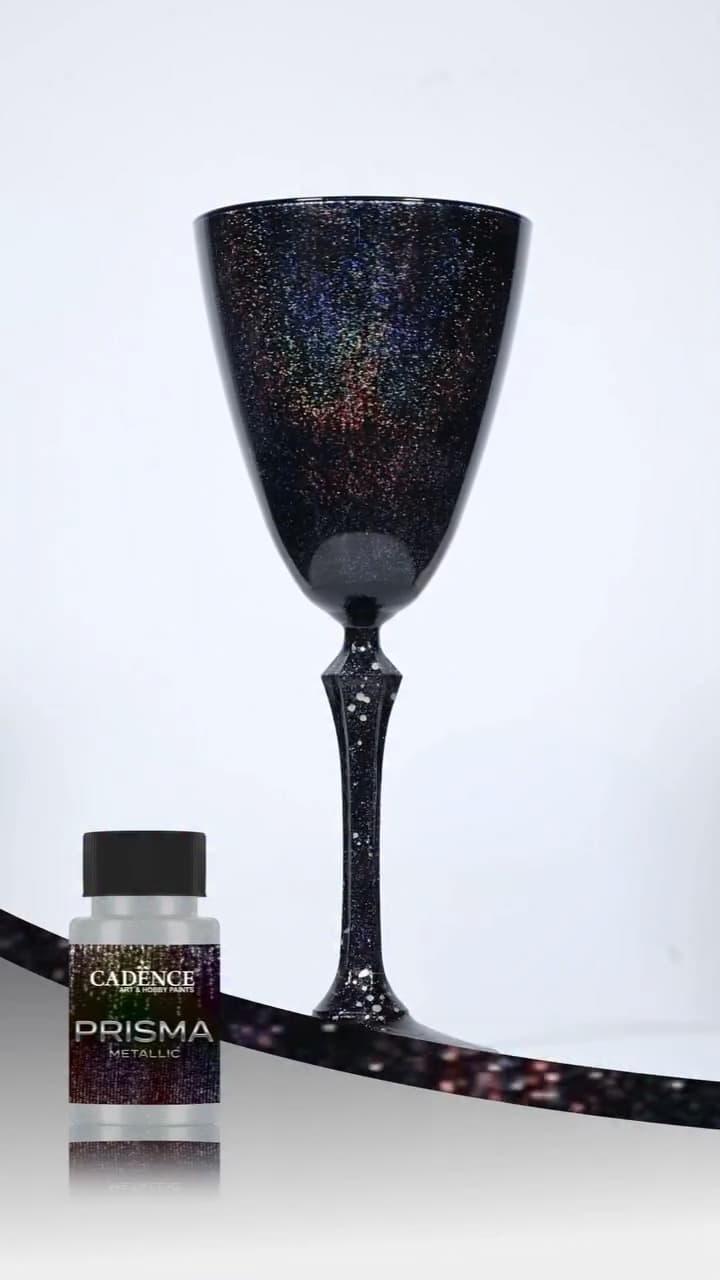 🌈 Işığın Dansına Tanıklık Edin: Cadence Prisma! ✨
Objeleriniz üzerinde yaşayan bir renk şölenine h