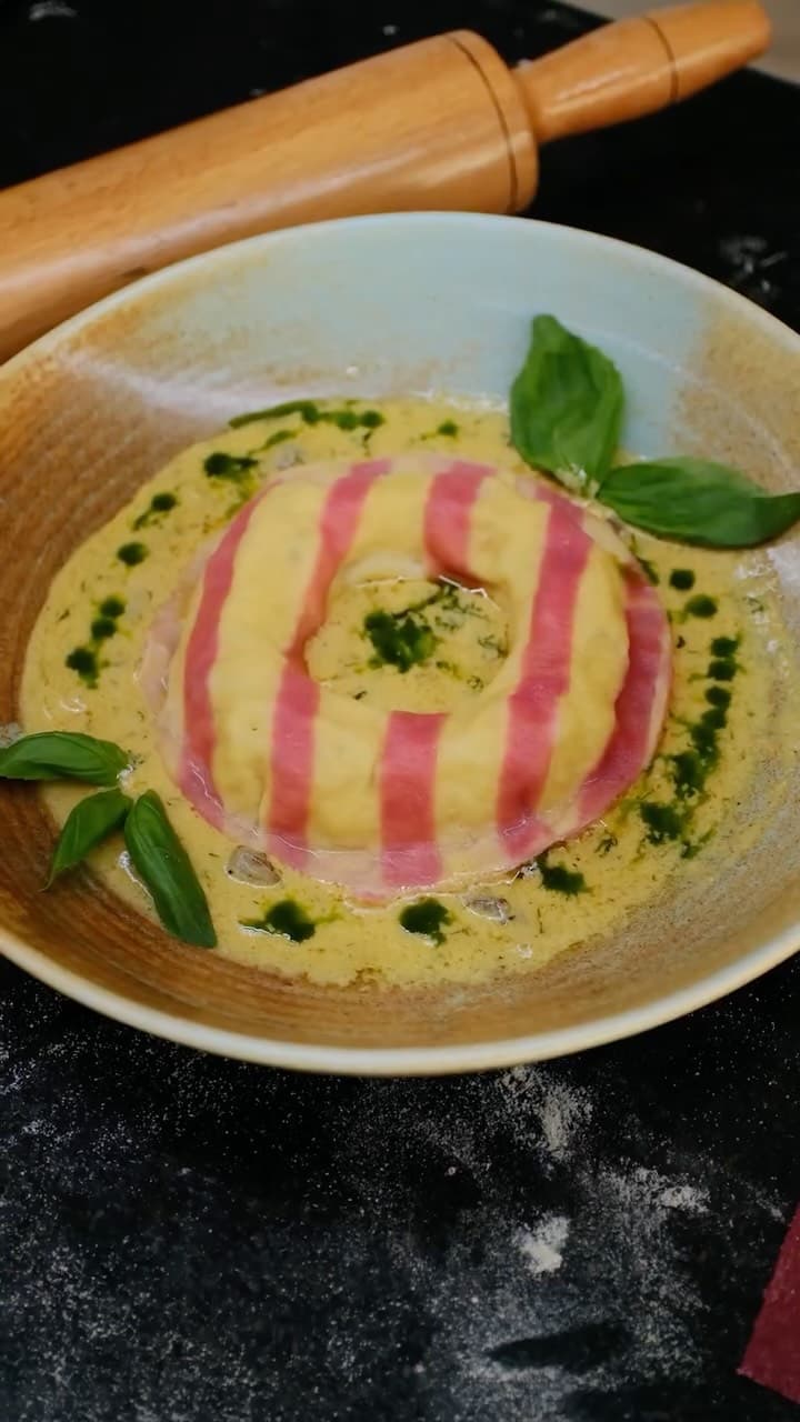 Gastronomi sadece yemek yapmak değildir.
Gastronomi; dünyanın her yerinde karşılığı olan, sürekli ge