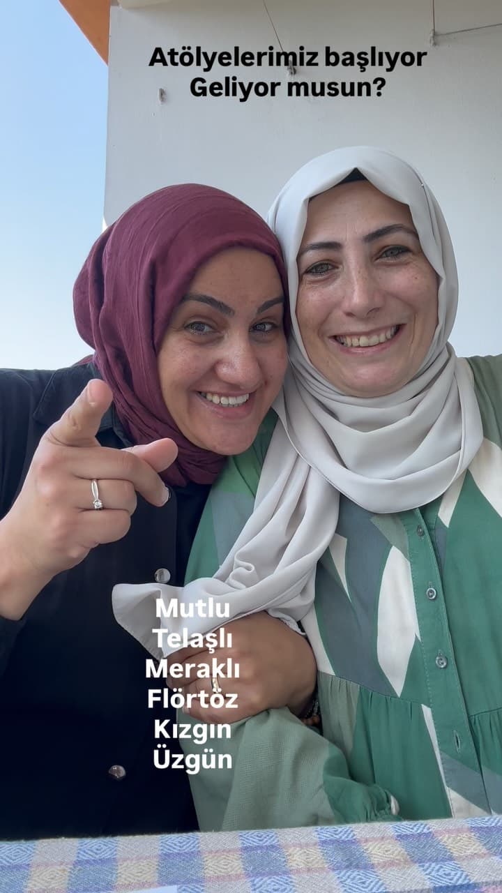 Atölyelerimiz başlıyor geliyor musun?
🫠🫠
Nakış hocamla beraber size küçük bir video hazırladık as