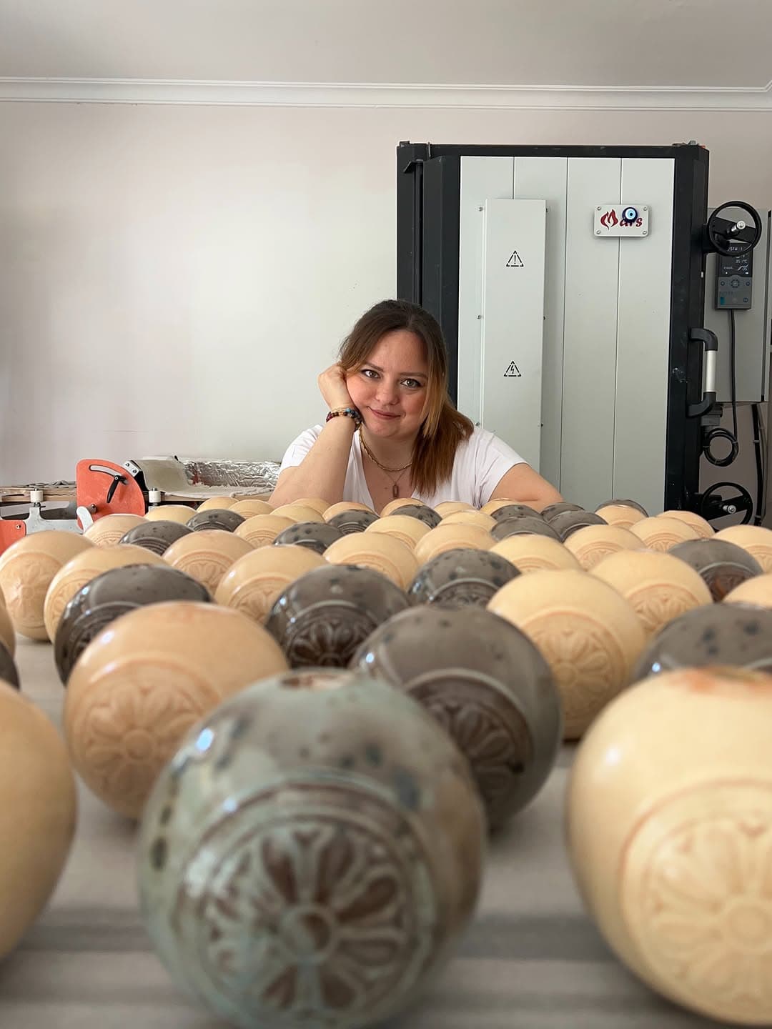 Hundreds of spheres
.
.
.
.
.
.
#iikiseramik #designerceramics #interiors #interiordesign #handmadec