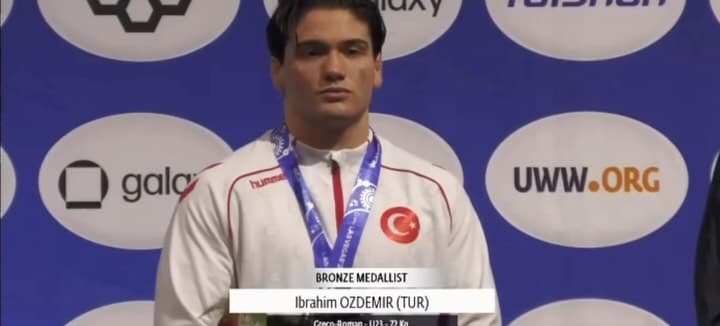🇹🇷 DÜNYA ÜÇÜNCÜSÜ İBRAHİM ÖZDEMİR! 🥉🤼♂️
İzmir Büyükşehir Belediyesi Spor Kulübü’nün milli güre