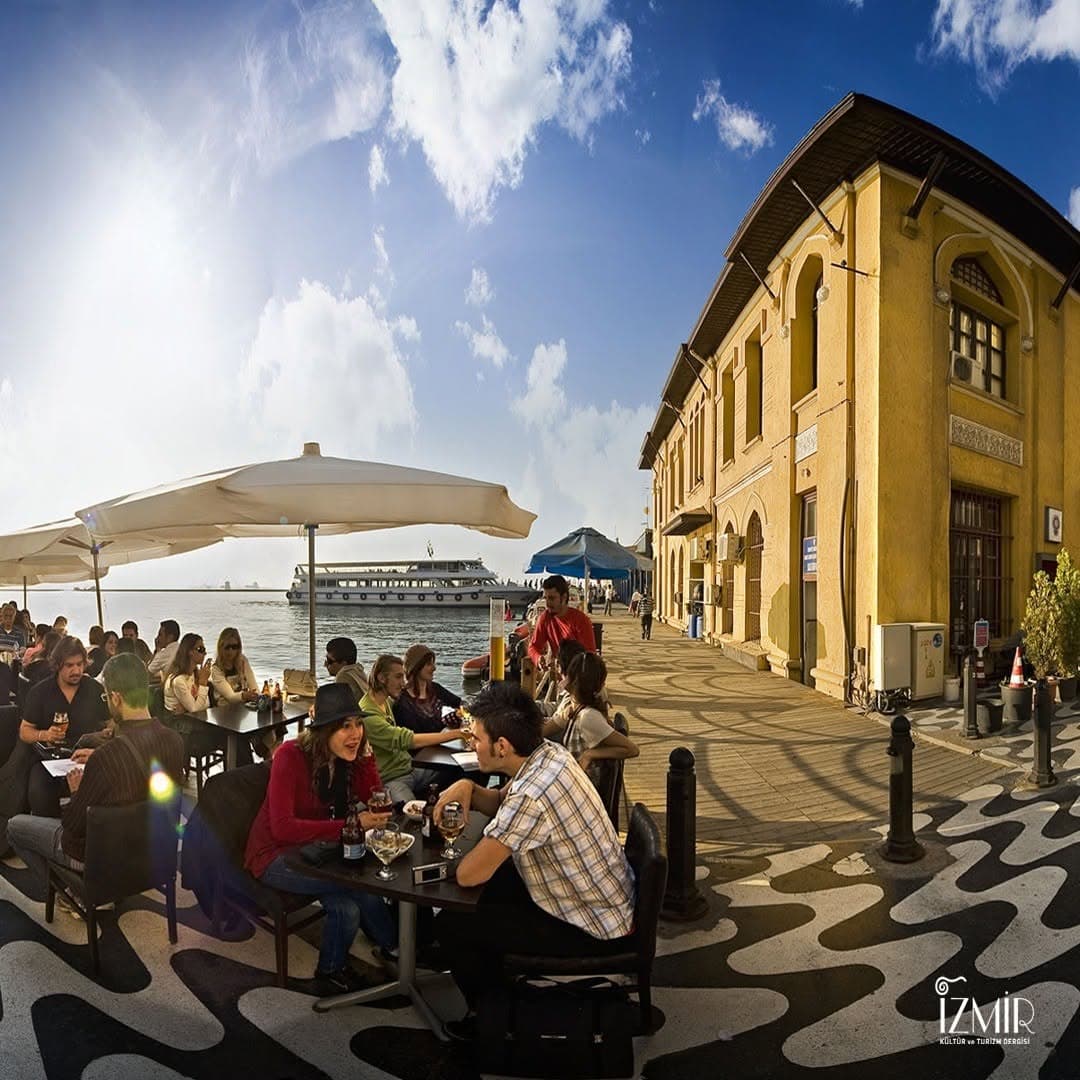 İzmir’de bağlardan kadehe yolculuk