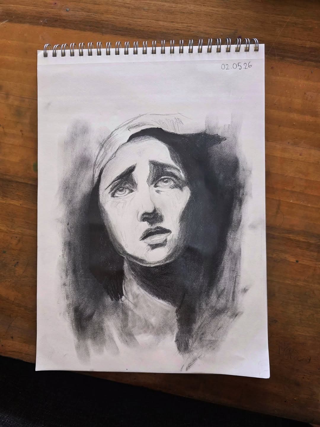 Gökçe'nin elinden portre çalışması✨️Ellerine emeğine sağlık balım🫶🥰
#art #drawing #karakalem #por
