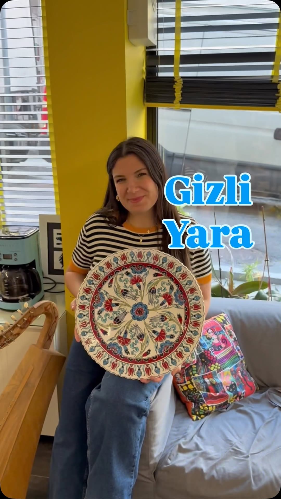 🔶“Çini sanatının en zor yanı belki de bu… Her şey mükemmel derken yakından baktığınızda gözünüze ça
