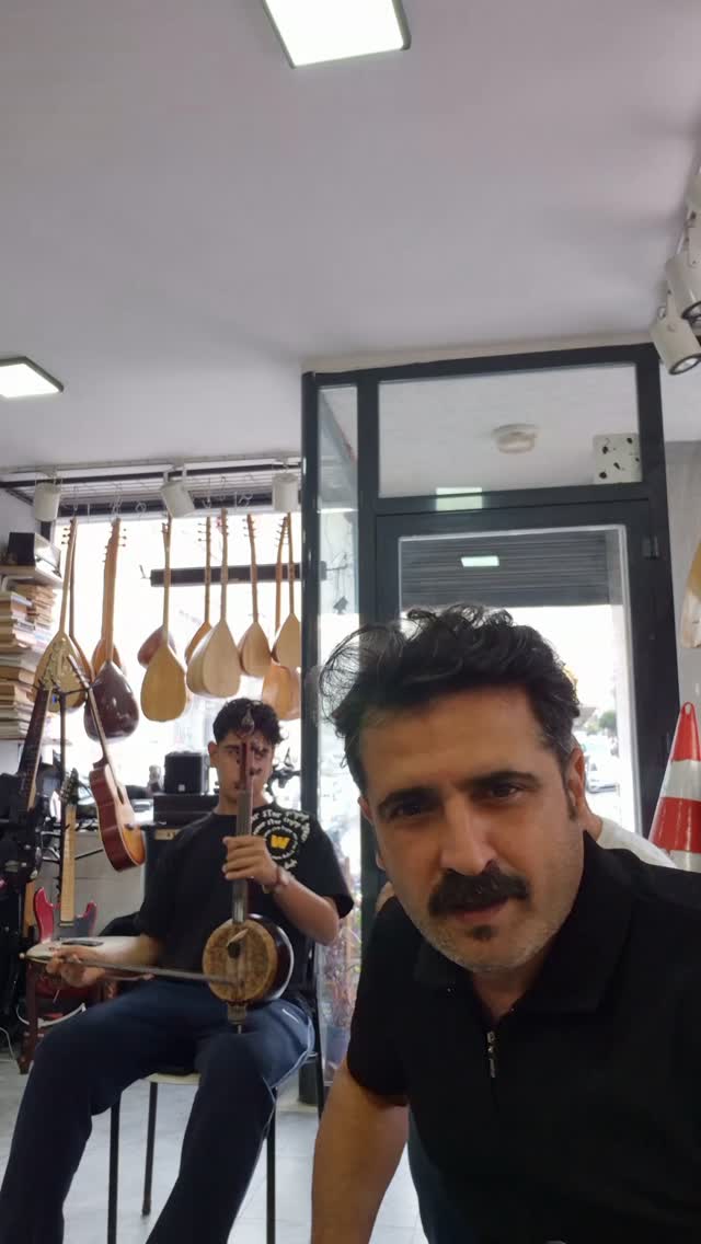 Akem Müzik Aletleri Satış, Tamir ve Müzik Eğitim Merkezi — Fotoğraf 4
