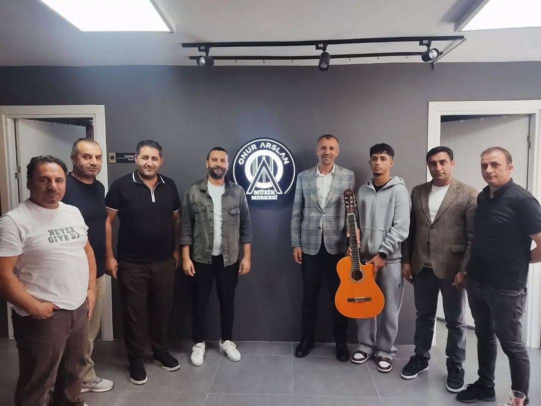Onur Arslan Müzik Merkezi olarak;
Toplumsal dayanışmanın ve kültürümüzün yaşatılmasında büyük emek