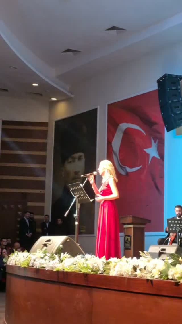 ✨ Sesiyle büyüledi, yorumuyla gönüllere dokundu… 🎶
1 Ekim’de Yunus Emre Kültür Merkezi'nde gerçekle