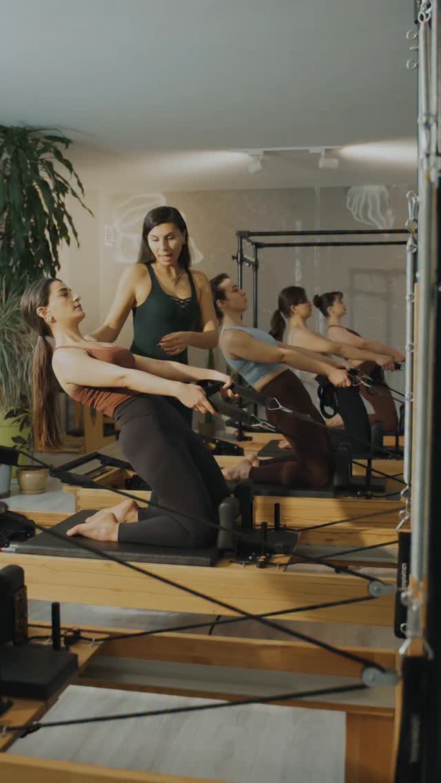 Bu sadece bir ders değil…
Kendine ayırdığın en iyi saat olabilir ✨🌿
Pilates’e başlamayı düşünüp hâl