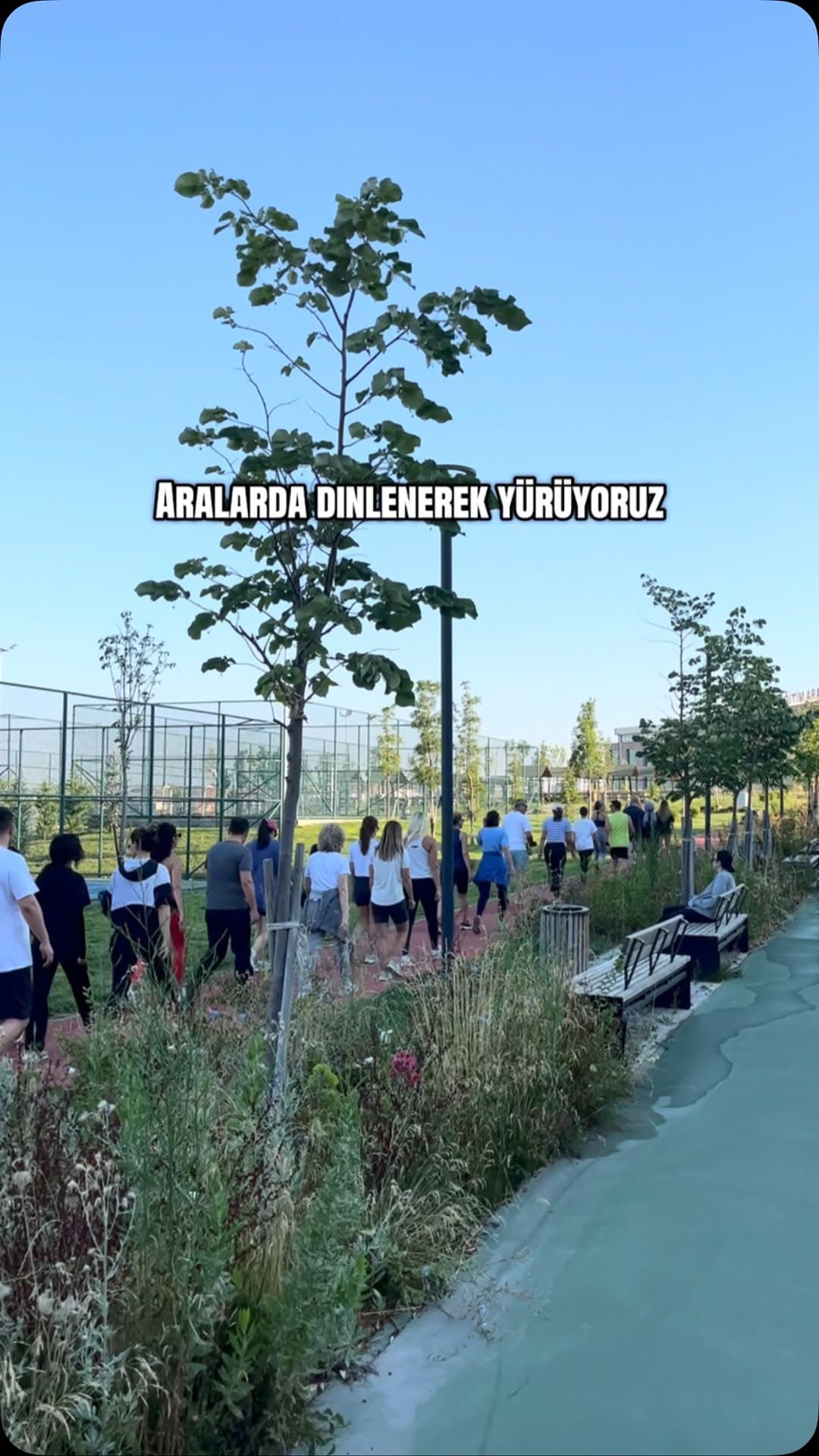Pazar sabahı alarm çaldı, biz dışarıdaydık. ☀️🏃♀️
Interval koşumuzu keyifle tamamladık. Emeği geçe