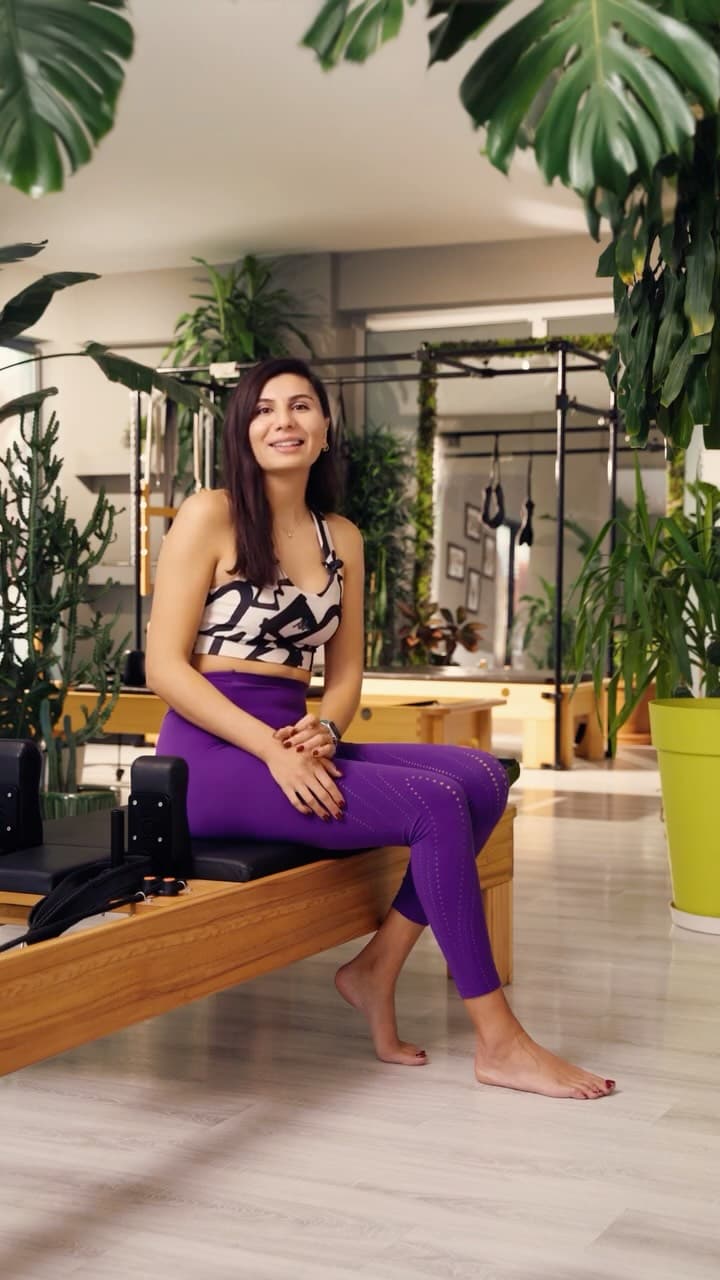 Jungle Pilates hakkında en çok merak edilenleri cevapladık. 🌿
Pilates’e başlamak istiyor ama hâlâ