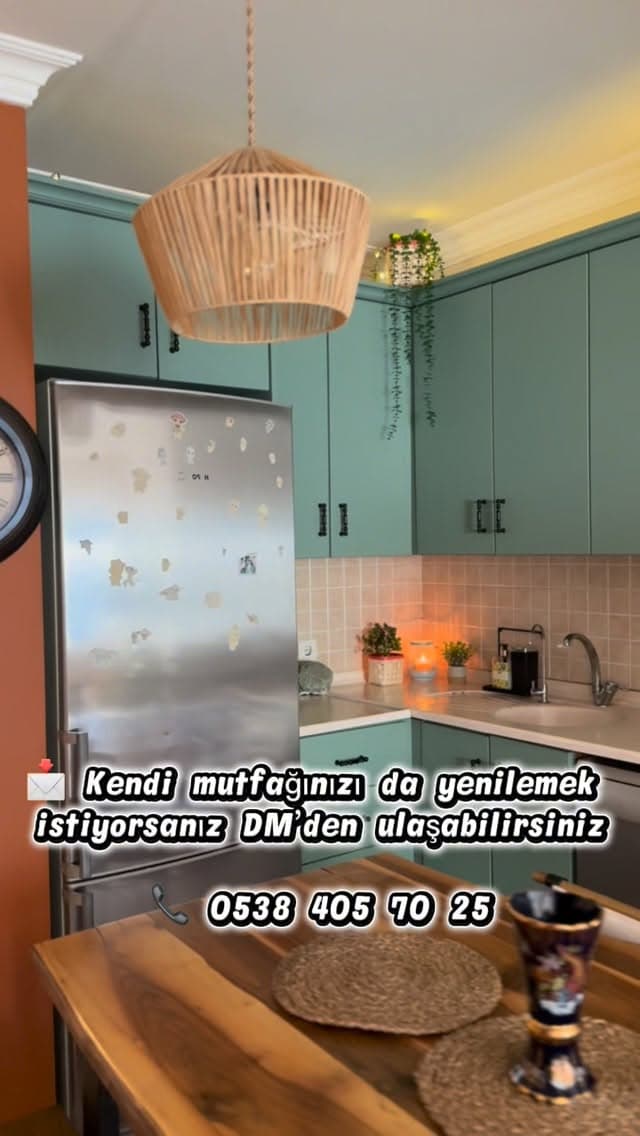 ✨ Sadece boya değil, baştan yaratılmış bir dönüşüm! ✨
Bu mutfakta dolaplar değişmedi, tezgâh değişm