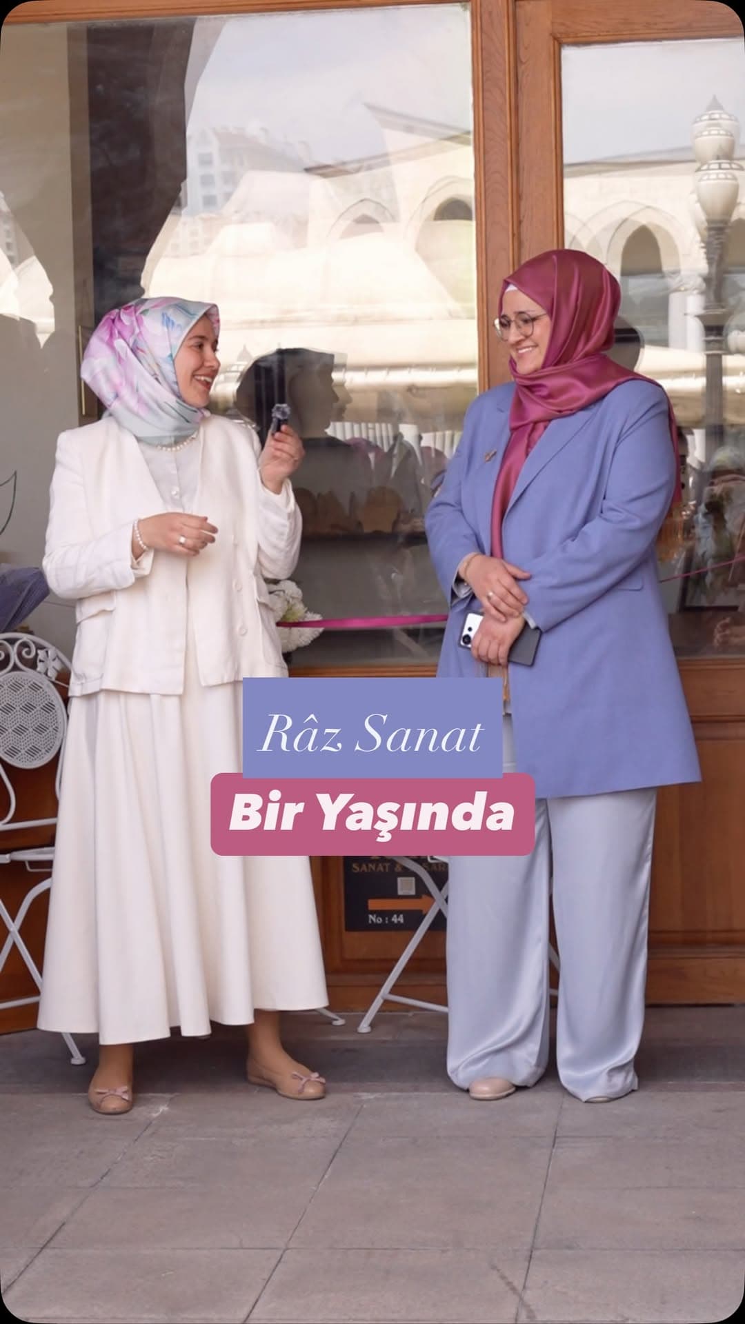Raz’la geçen bir yıl...
26 Nisan; iki kadın, iki anne ve iki girişimcinin hayallerinin sanatla yoğ
