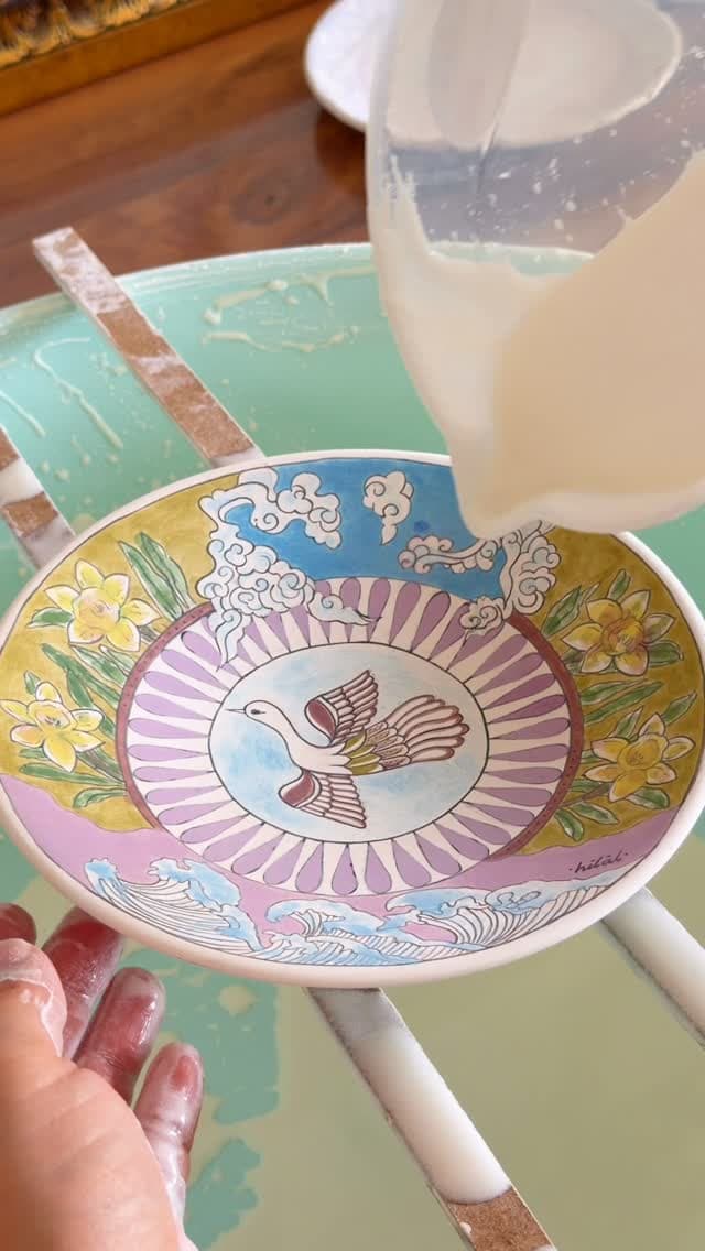İzlerken terapi etkisi yapan o sırlama anı🥰
#workshop #atölye #râzsanat #ankara #çini