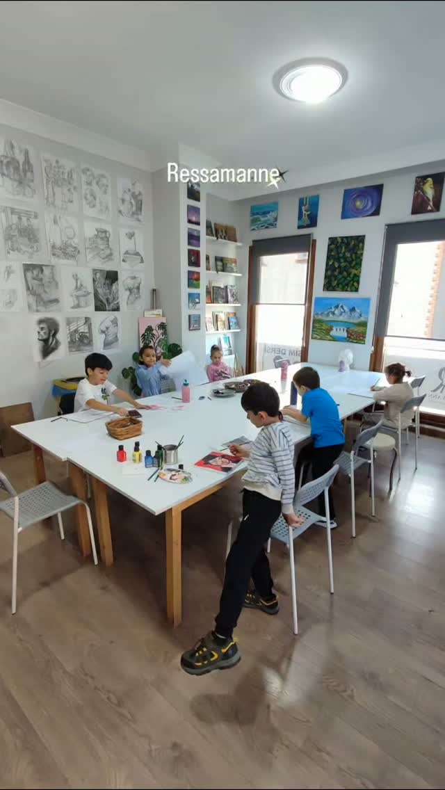 Ressam Anne Resim ve Müzik Kursu Instagram fotoğrafı