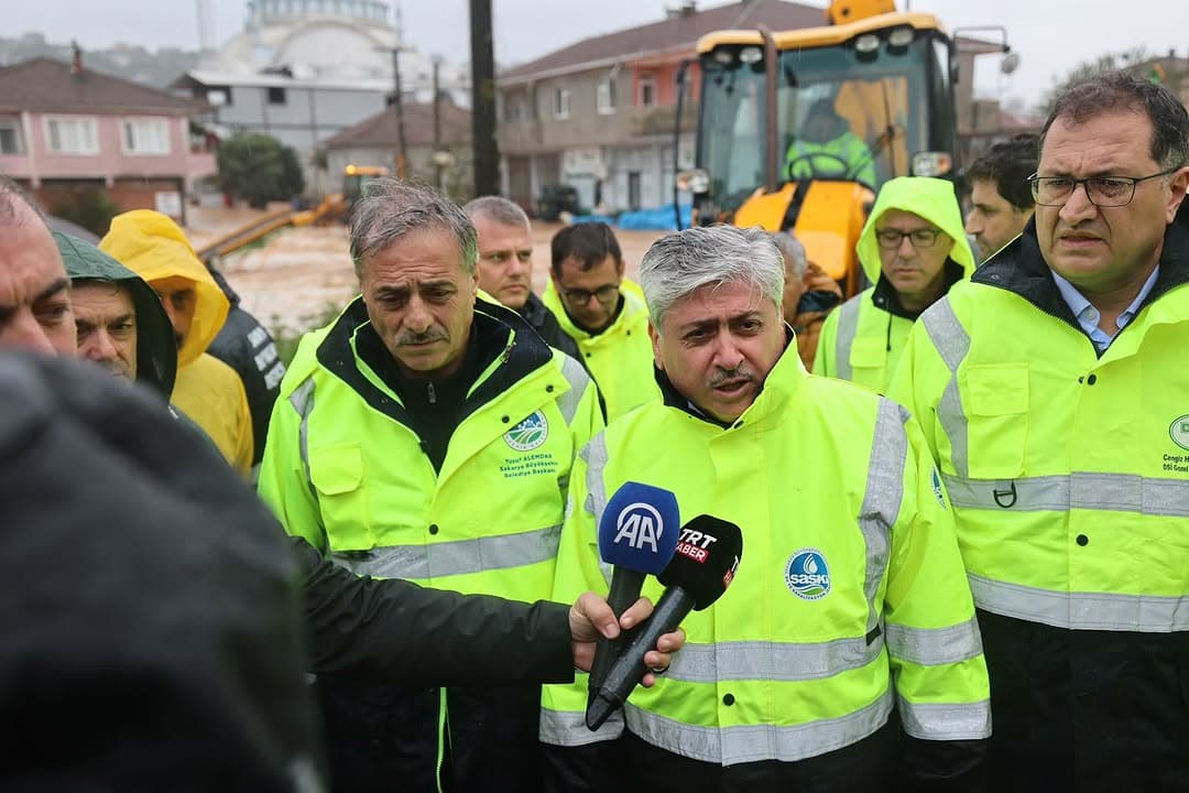 📍Karasu’dayız.
Sakarya Valimiz Rahmi Doğan’la birlikte yoğun yağışlardan olumsuz etkilenen Karasu