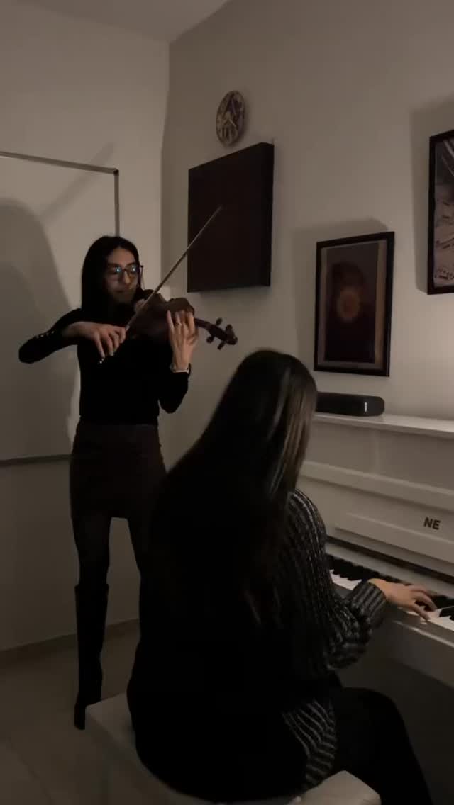 Samart Müzik Akademisi öğrencilerimizden Ceylin’i 5 ay gibi kısa sürede piyano ile eşlik yapabilecek