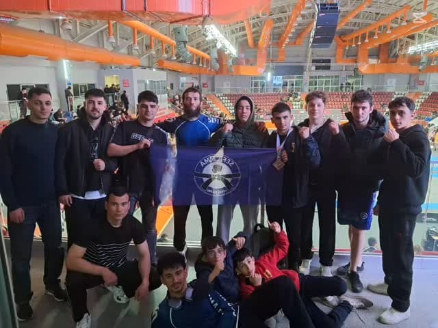 02-03 mayıs tarihlerinde düzenlenen AJP Avrupa şampiyonası' jiu-jitsu turnuvası'nda kulubümüzce 5 ki