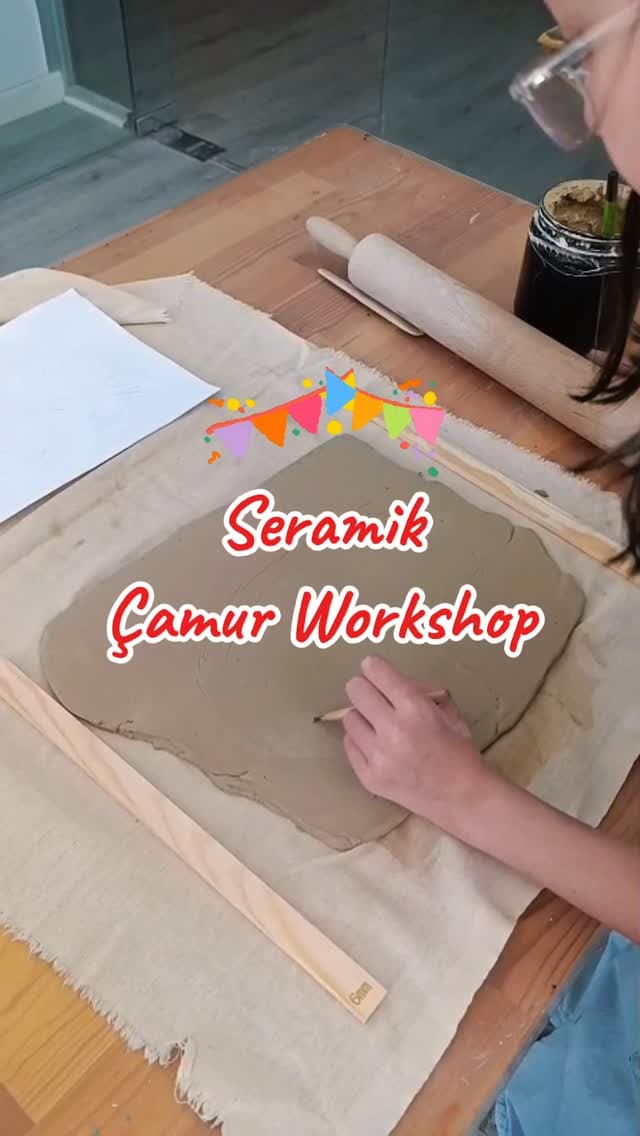 Minik ellerden kocaman bir fikir 🐾👓
Çamurdan kendi gözlük tabağını tasarladı, şekillendirdi, boyad