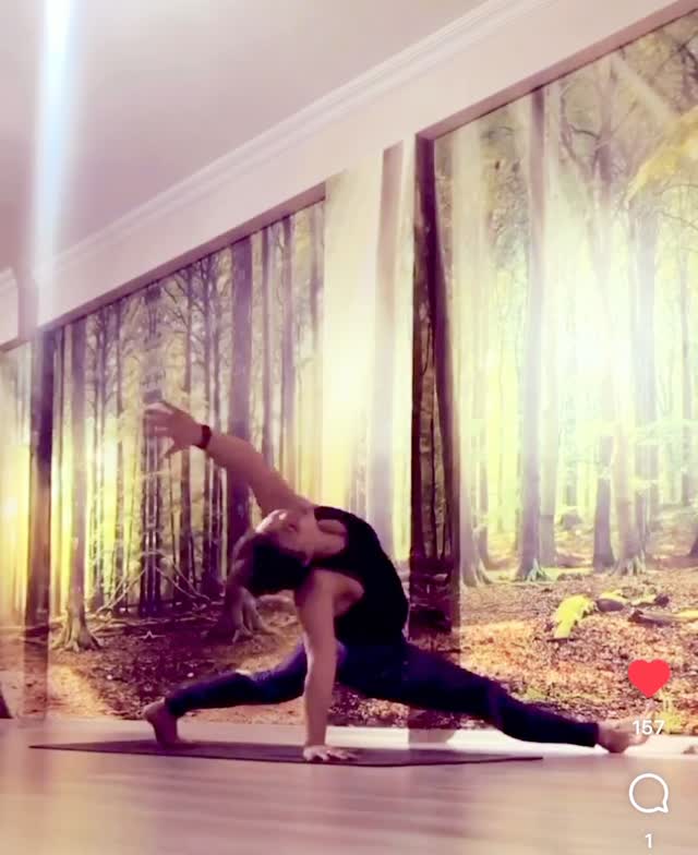 Beden geçmiş de var olurken, zihin gelecekte YOGA ise hepsini ŞİMDİ de tutar ve zaman yolculuğu için