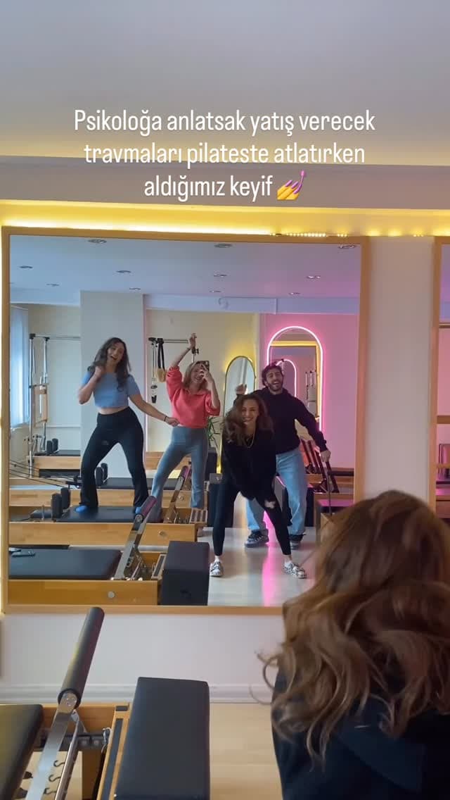 Manifest manifest manifest 💃🏻🤸👑💅🌸
.
.
#pilates #workout