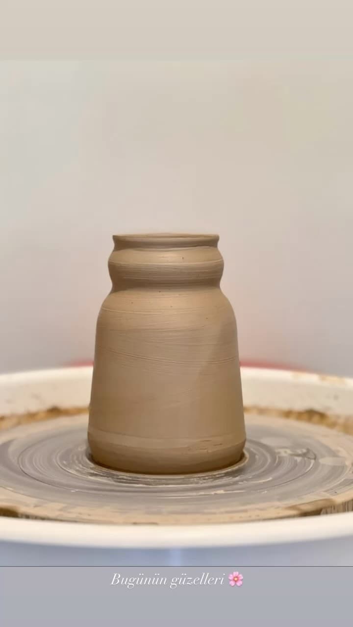 process is always like a 🤩🙂↕️😬😮💨🫠☺️
.
.
.
#sul #sulceramicstudio #sulceramics #pottery #whee