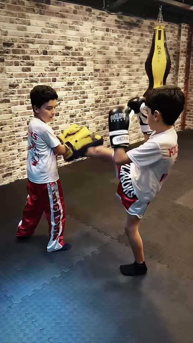 Başakşehir’de Kickboks dersleri
Kickboks
Grup ve Özel dersler için
0538 519 27 39
#basaksehir #k