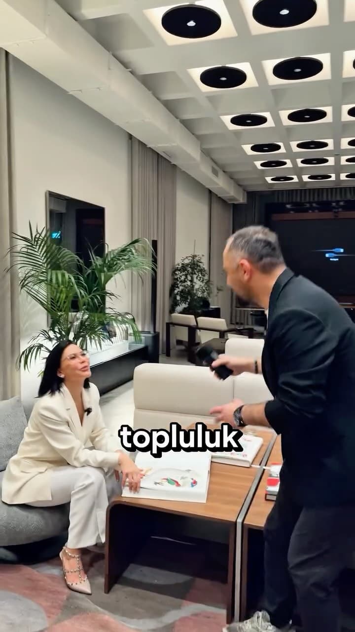 Topluluk önünde konuşma yapsaydın hangi hayalini dünyayla paylaşırdın serisi no: 9 @esinaksoy19
#t