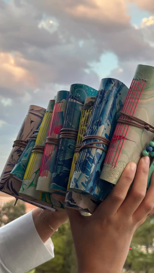 Marbled leather long stitch notebook workshop in Turkish Arts studio by Sophia @mellamonubi
