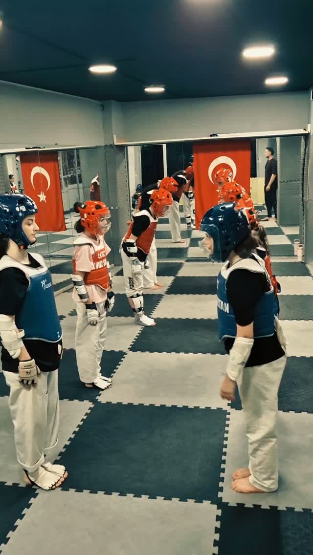 Müsabaka simülasyonları, sporcunun taktiksel zekasını geliştiren en önemli antrenman modelidir.
Mü