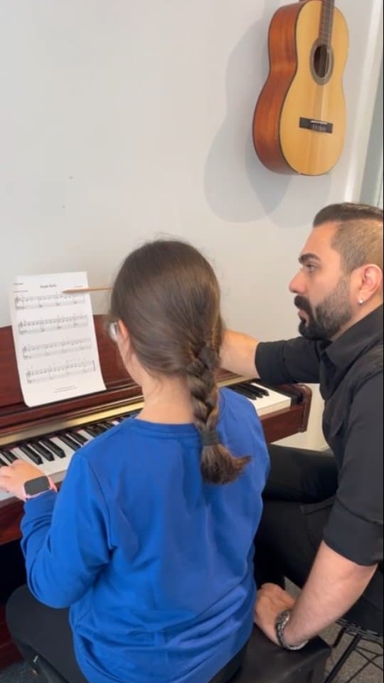 Gitar ve piyano dersleri için benimle veya Yelda sanat merkezi ile iletişime geçebilirsiniz 🤍😊💫