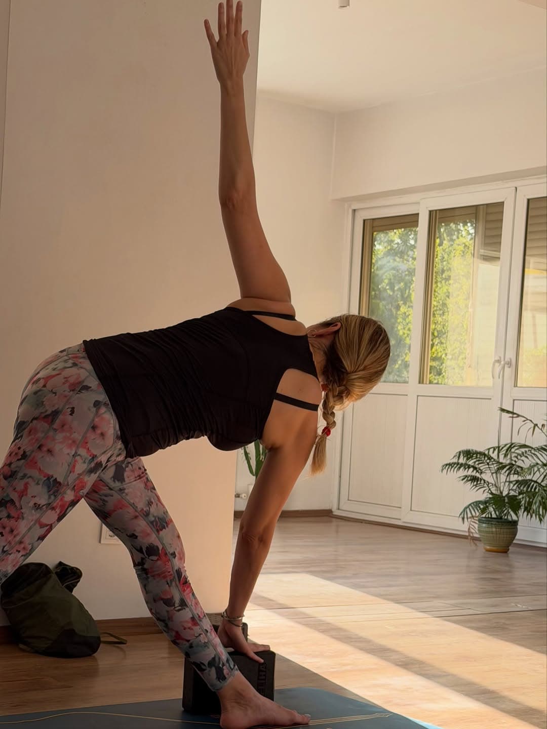 Yoga, olan biten her şeyin içinde ihtiyaçlarını fark etmene, bedenin ve nefesinle bağlantıda kalarak
