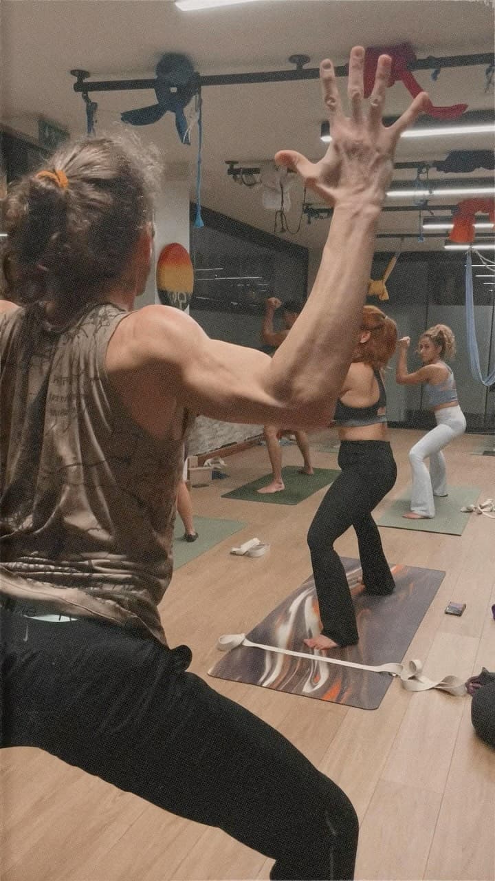 Mert Sözen ile Kriya Kundalini 🌀 @psylence
Beden hareket eder, nefes eşlik eder, zihin gözlemler.