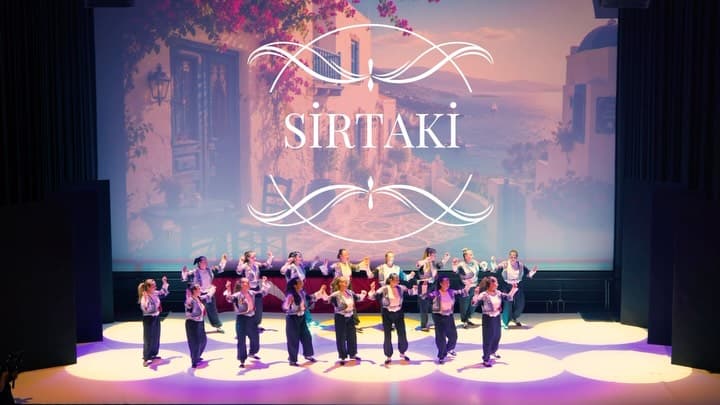 Bir akşamda Ege’den Ankara’ya, halaydan Sirtaki’ye… 💃🕺
Yetişkin halk oyunları grubumuzda yalnızca